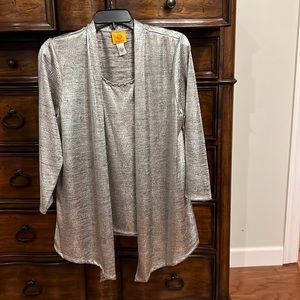 Beautiful Ruby Road silver top.  Made like two pieces but one.  Size large